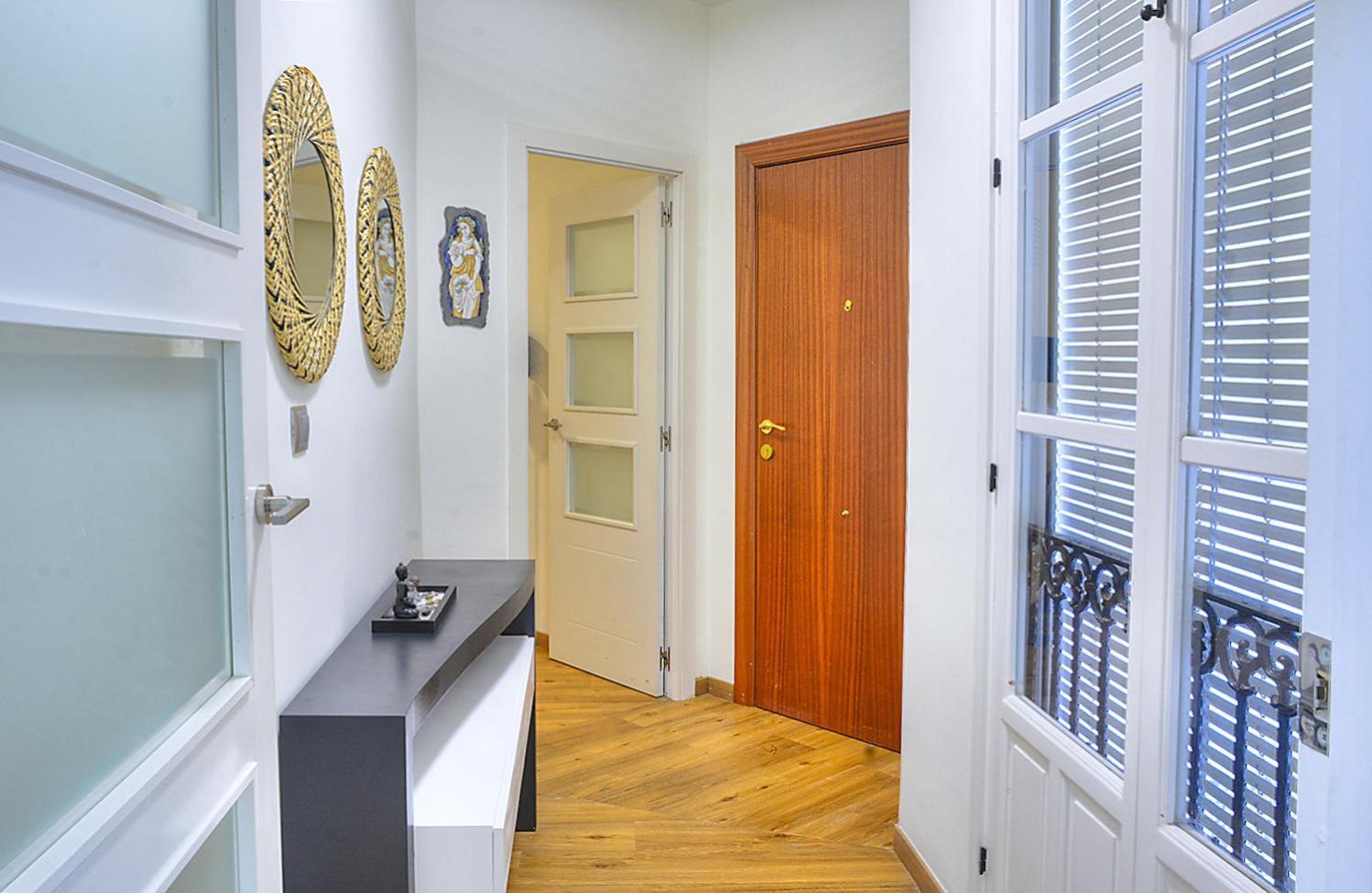 Family Luxury Argote Apartment Севиля Екстериор снимка