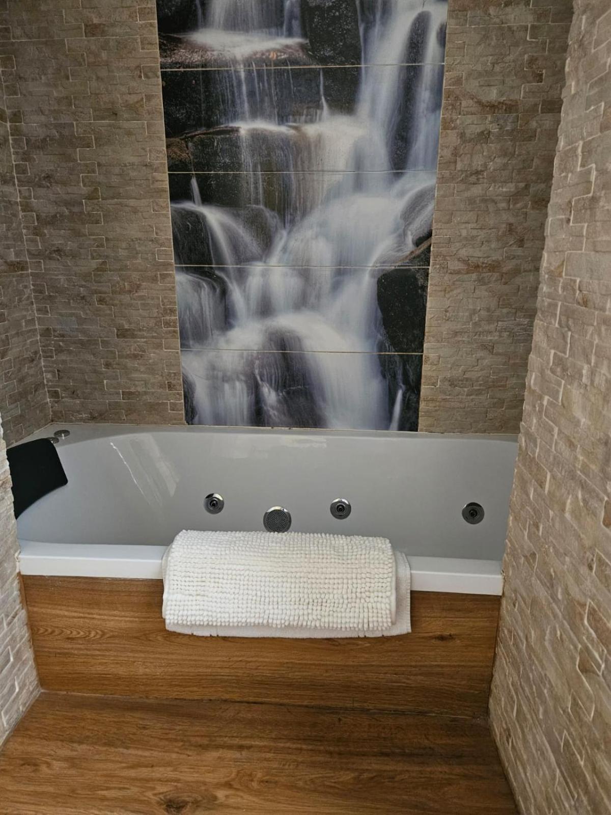Family Luxury Argote Apartment Севиля Екстериор снимка